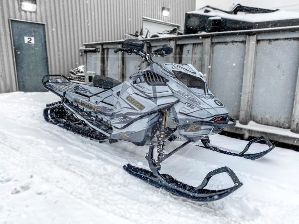 snow 200 gray