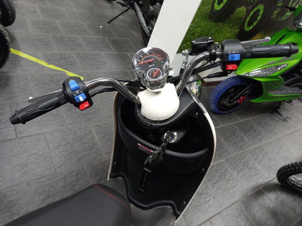 VENTO Скутер Vento Retro White 150(50)cc 4т ретро