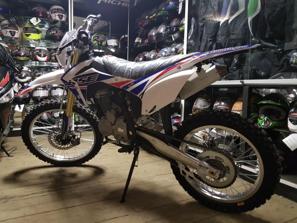 BSE Мотоцикл BSE Z3 Y 1.0 ПТС 21/18 Crazy Lemon кросс