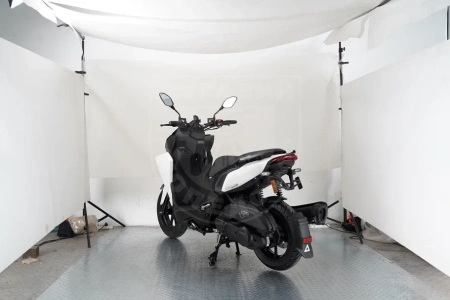 VMC Скутер VMC Cyclone 200 белый