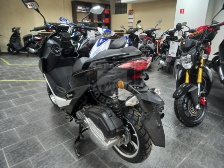 NEXUS МаксиСкутер ARC 50(125) черный