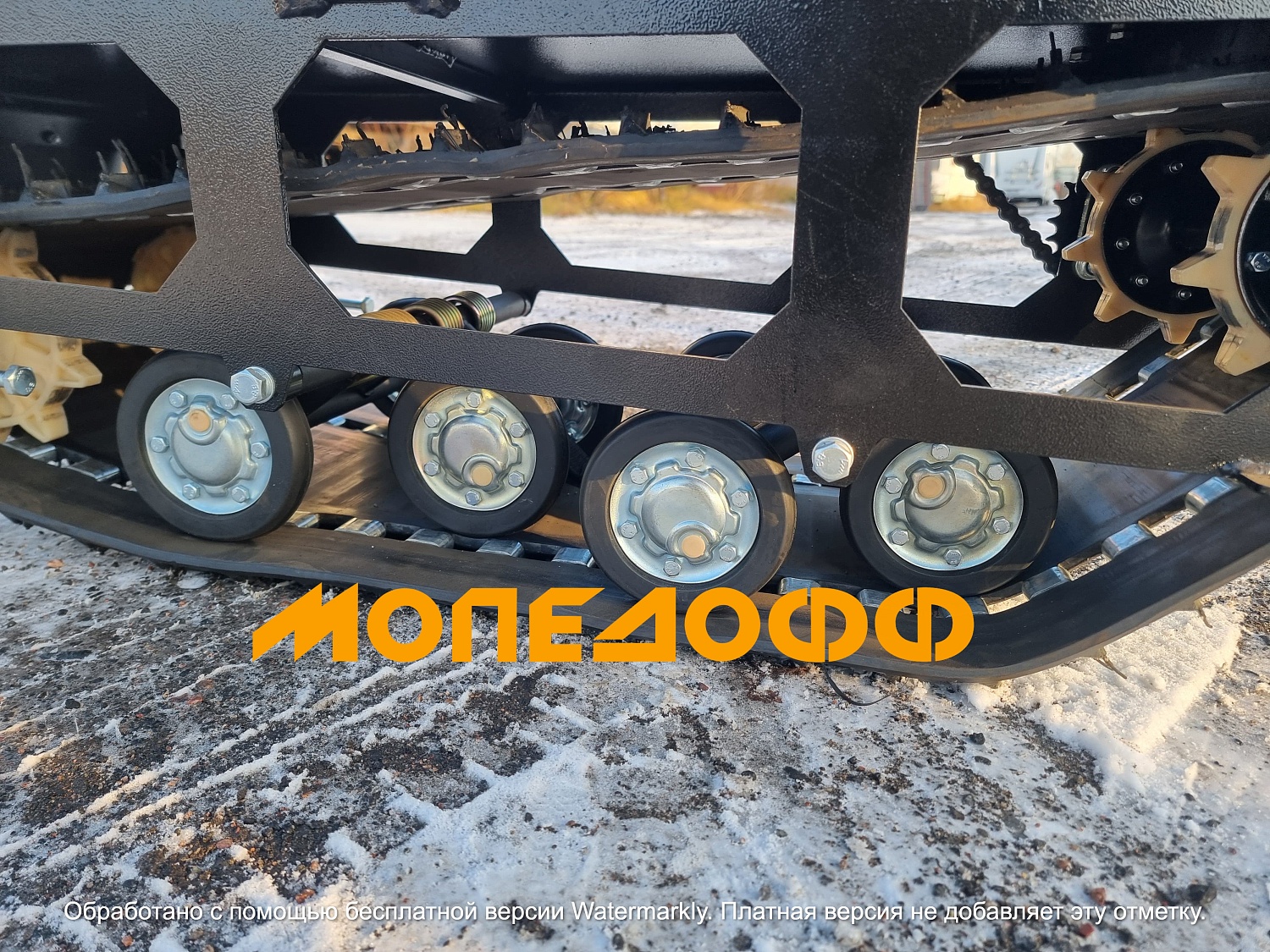 Одно-гусеничный М380 Мотобуксировщик Мужик М380