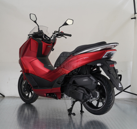 VMC Скутер VMC PCX 200 красный