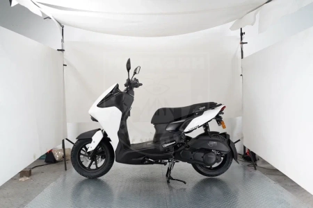 VMC Скутер VMC Cyclone 200 белый