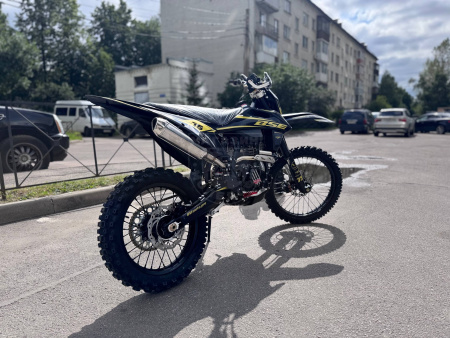 BSE Мотоцикл BSE T5 Black Twister